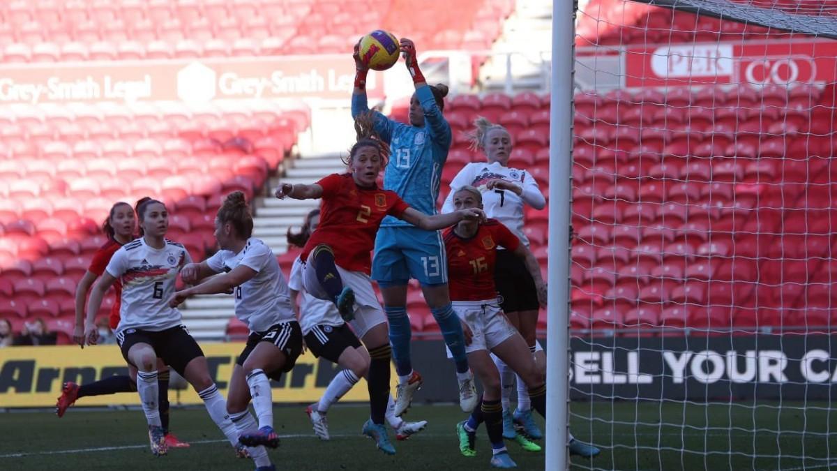 Sandra Paños, en un partido con España