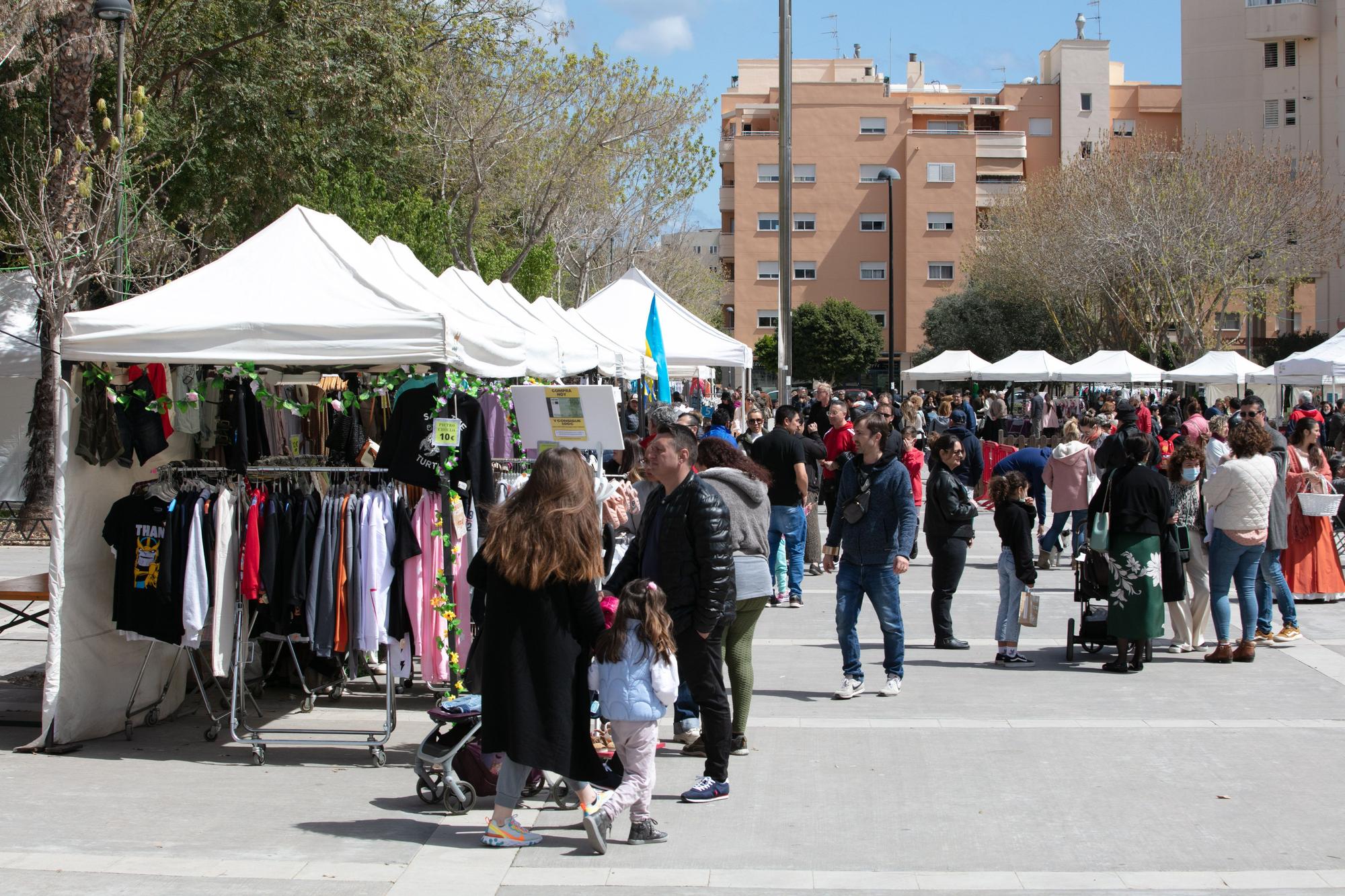 Feria de estocs en la plaza Albert i Nieto de Ibiza