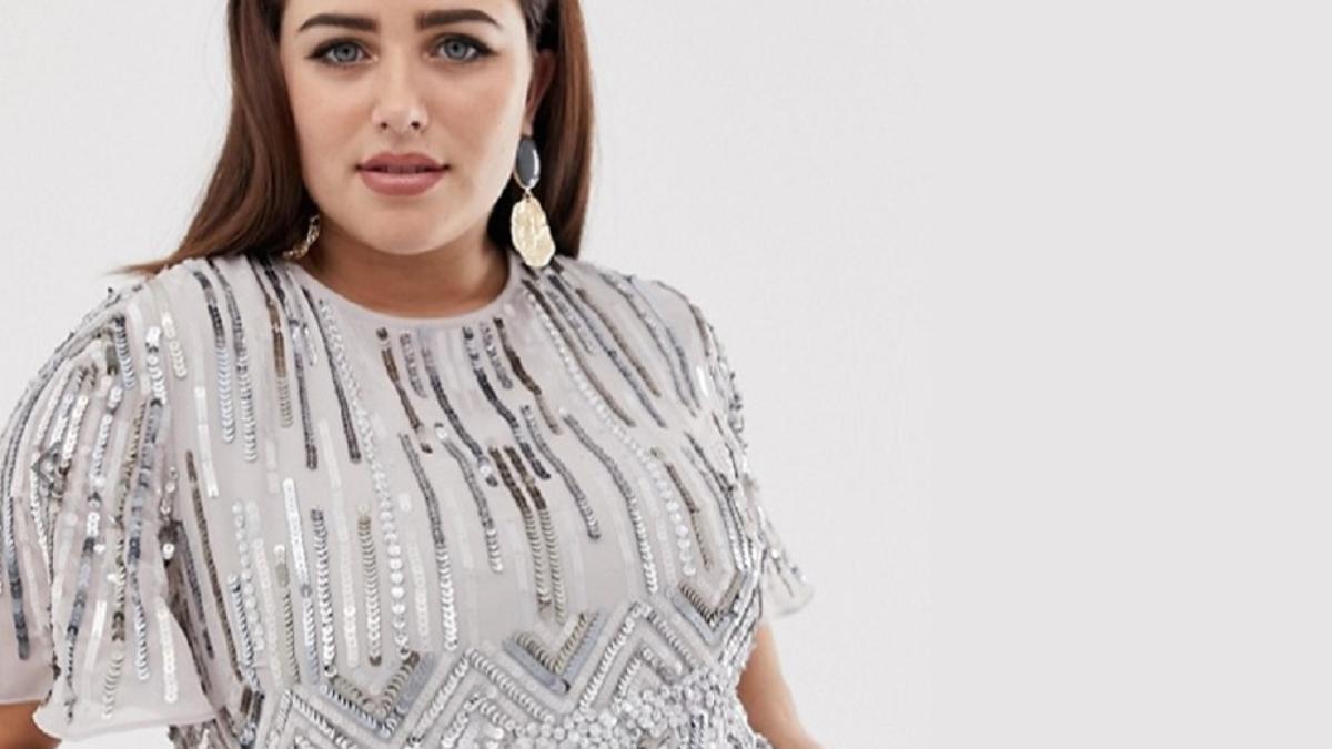 El minivestido skater con adorno brillante, de ASOS DESIGN Curve