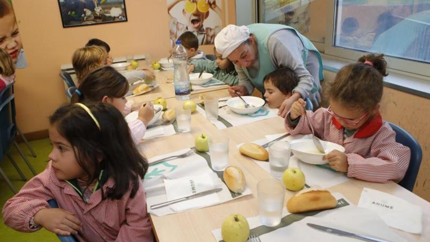 La conciliación fuerza al 56% del alumnado a usar servicios de comedor o aula matinal