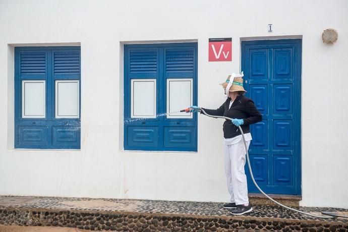 Vida cotidiana en La Graciosa en el primer día ...