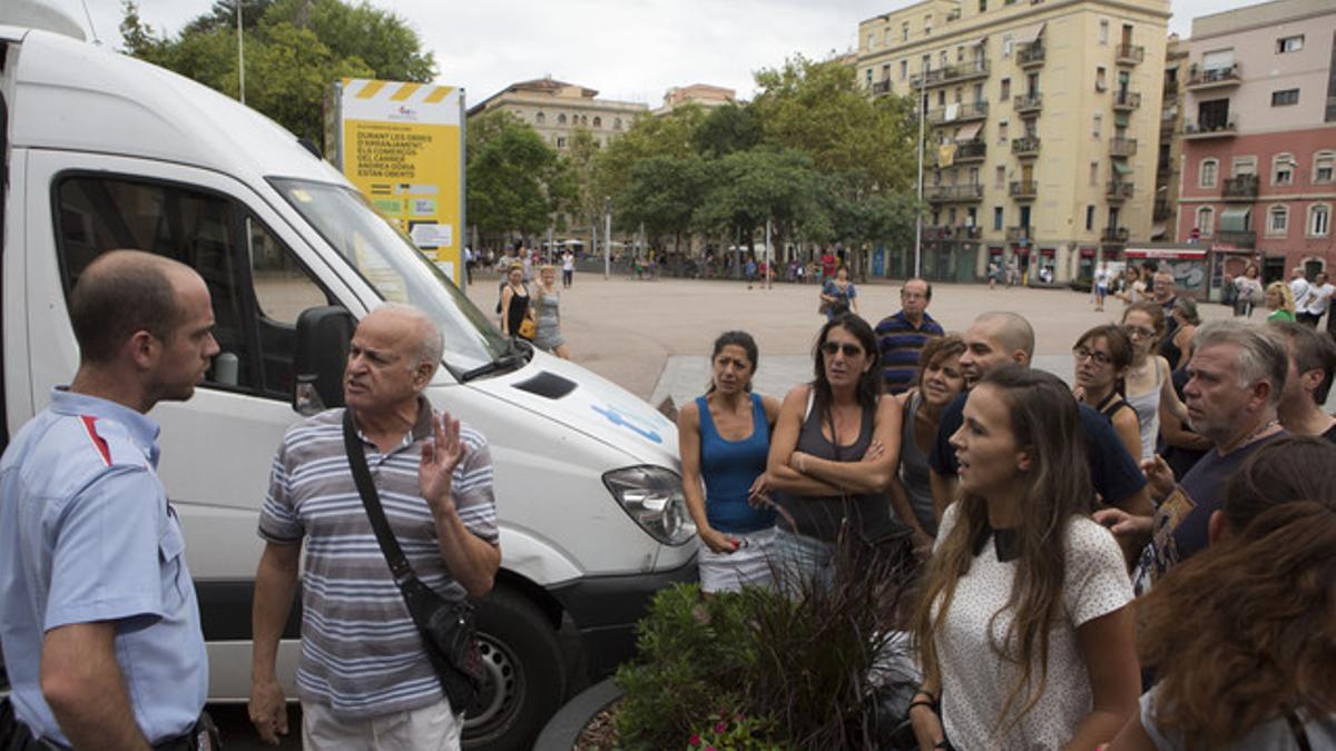 La oposición se une a las protestas de la Barceloneta