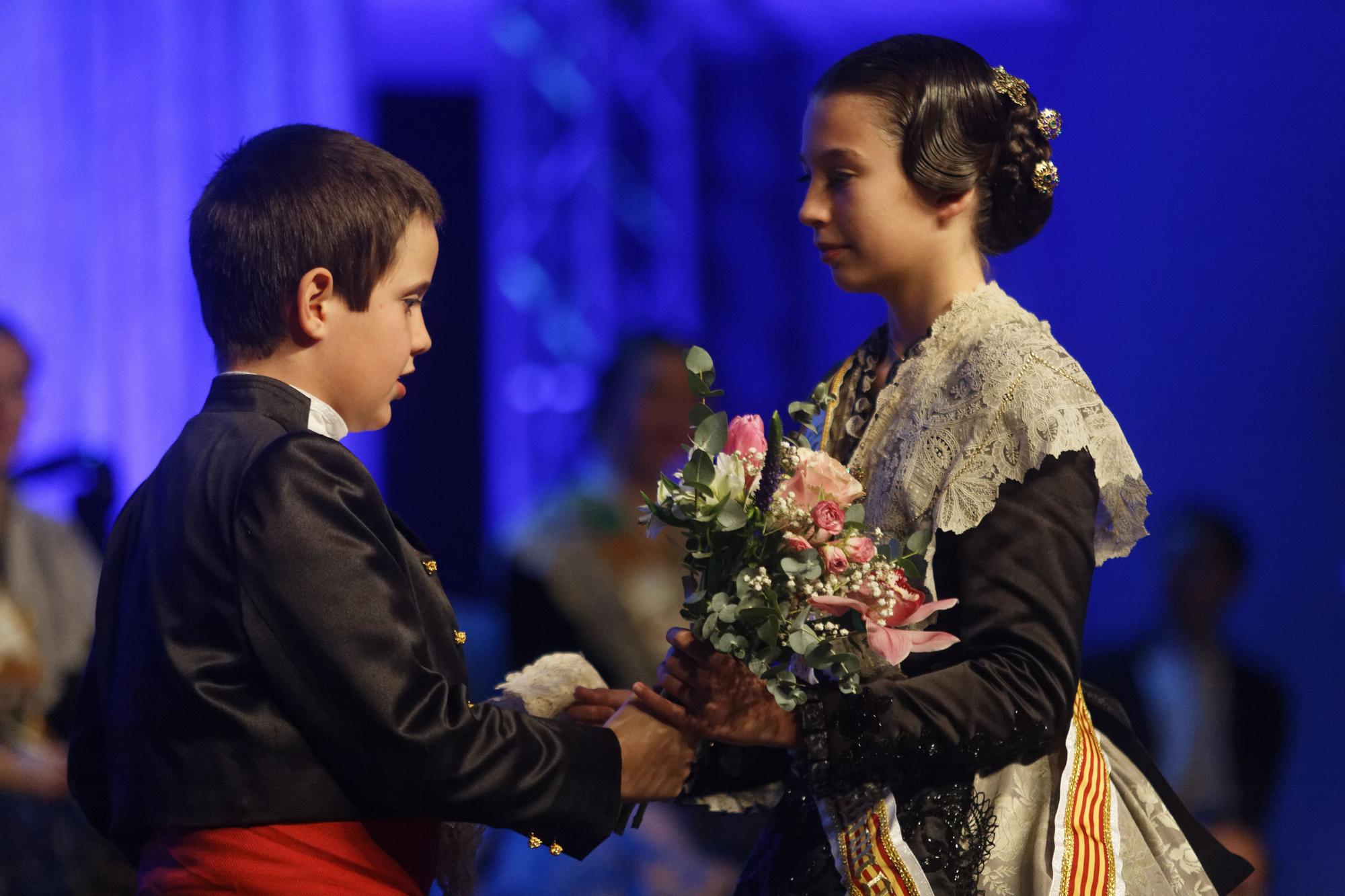 Diana y Lidón suben al trono de Brancal de la Ciutat al son de música y tradición