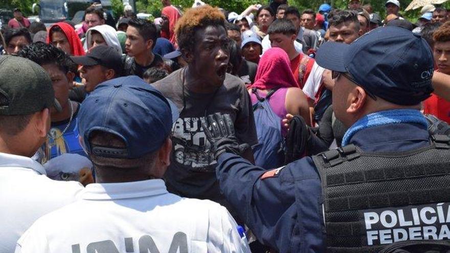 México frena el paso de 420 migrantes centroamericanos