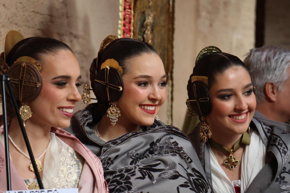 Las comisiones del Carmen reciben a Carmen (y la corte)