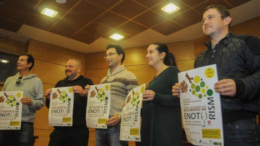 Asistentes al acto de presentación de la jornada, en el salón de plenos.  // Iñaki Abella