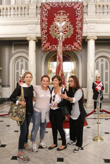 Visita a la Real Senyera en el Ayuntamiento