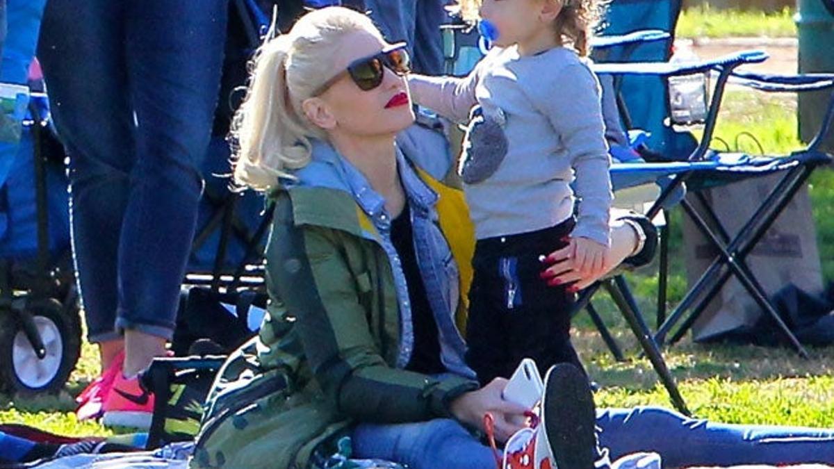 Gwen Stefani, sábado de fútbol con sus hijos