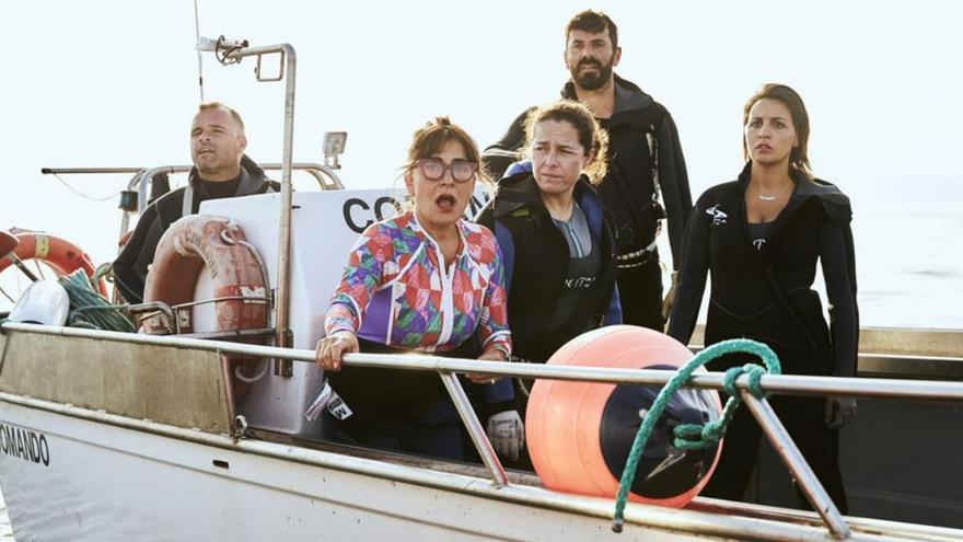 Percebeiras de Baiona protagonizan un programa de televisión con la actriz Candela Peña