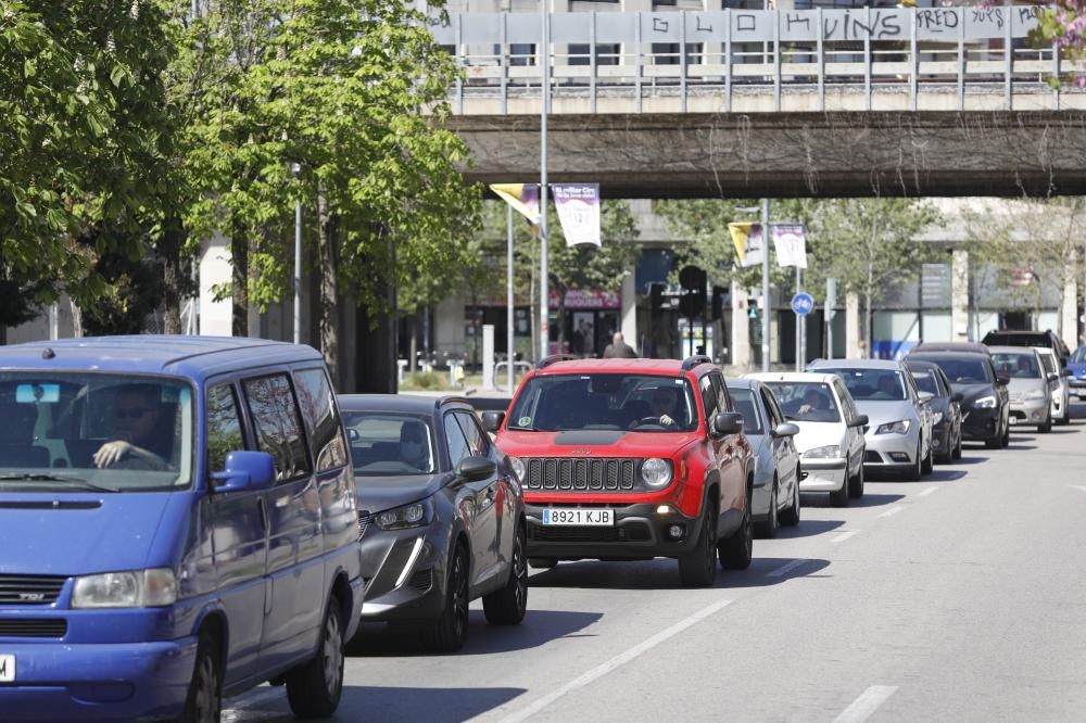 Un foc a la carretera Barcelona causa un caos de trànsit a Girona