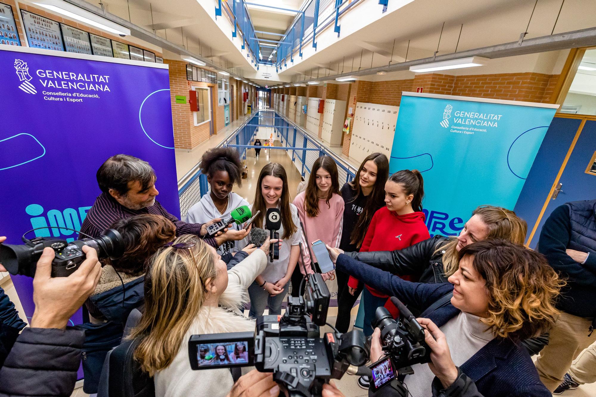 Los primeros psicólogos entran en las aulas de Alicante para combatir problemas como la depresión o el suicidio