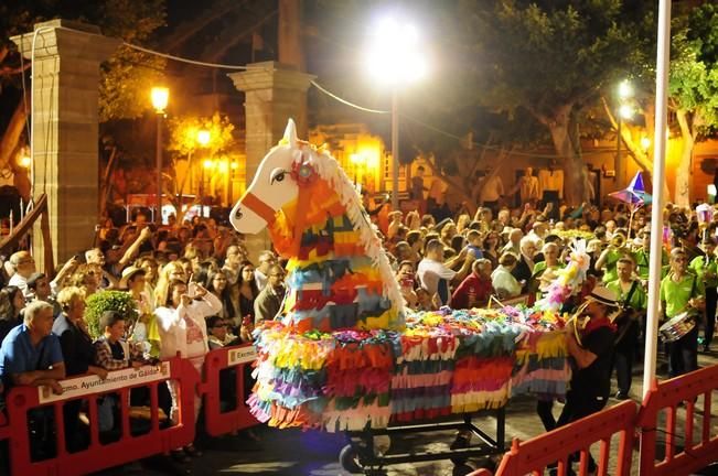 Caballitos de fuego en Galdar.