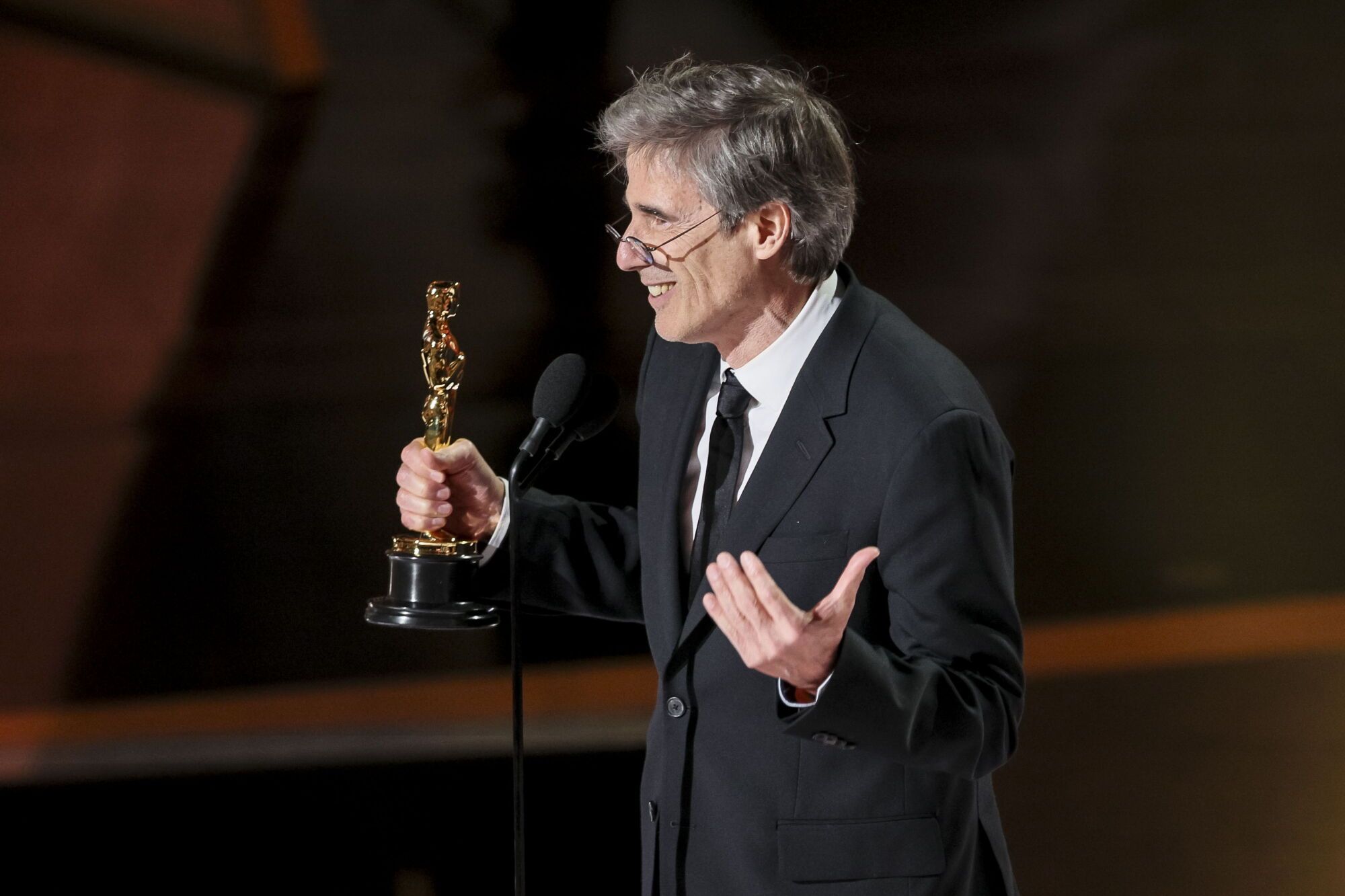LOS ANGELES (United States), 03/03/2025.- Walter Salles of Brazil accepts the Oscar for Best International Feature Film for 'I'm Still Here' during the 97th annual Academy Awards ceremony at the Dolby Theatre in the Hollywood neighborhood of Los Angeles, California, USA, 02 March 2025. (Brasil) EFE/EPA/ALLISON DINNER