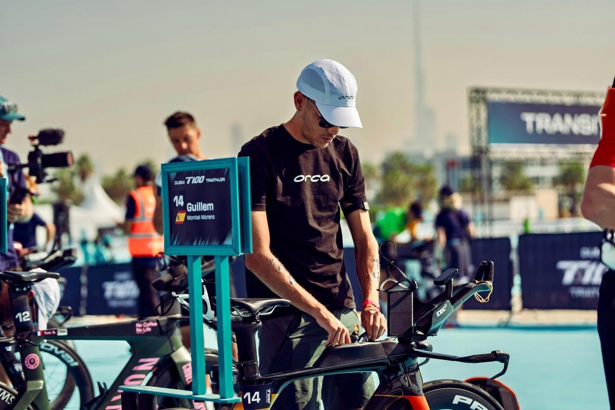 Montiel preparant la zona de transició a les T100 de Dubai