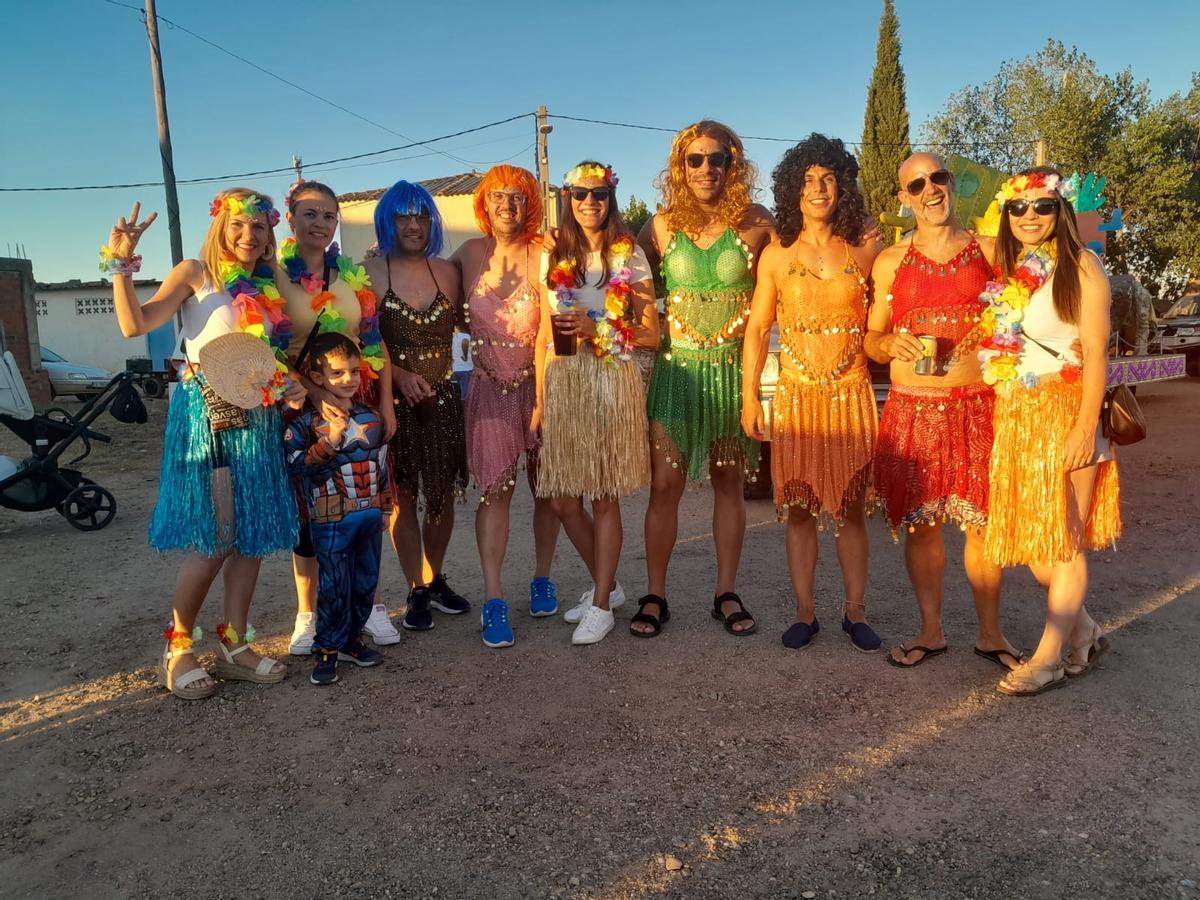 GALERÍA | Morales de Toro se mete de lleno en las fiestas con un desfile de carrozas y disfaces GALERÍA | Morales de Toro se mete de lleno en las fiestas con un desfile de carrozas y disfaces