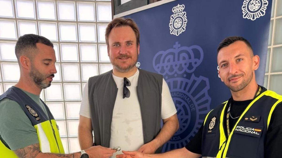 Los agentes de la Policía Nacional encargados de la investigación