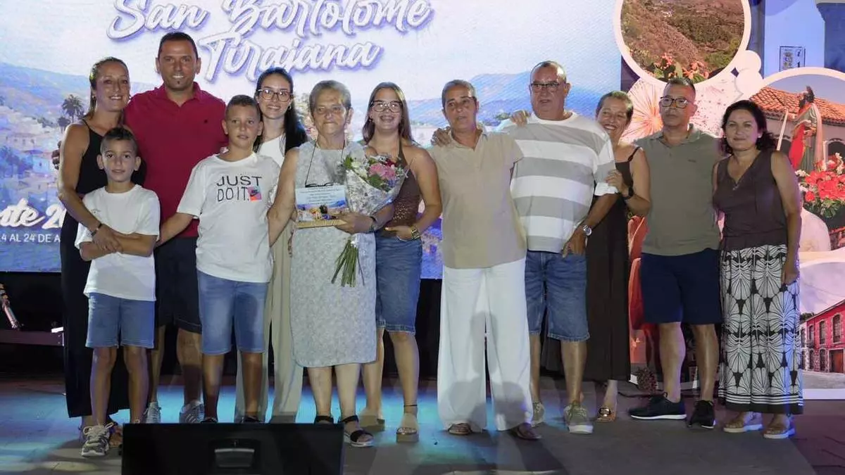 El homenaje a Clara Mejías pone el broche a la festividad del patrón