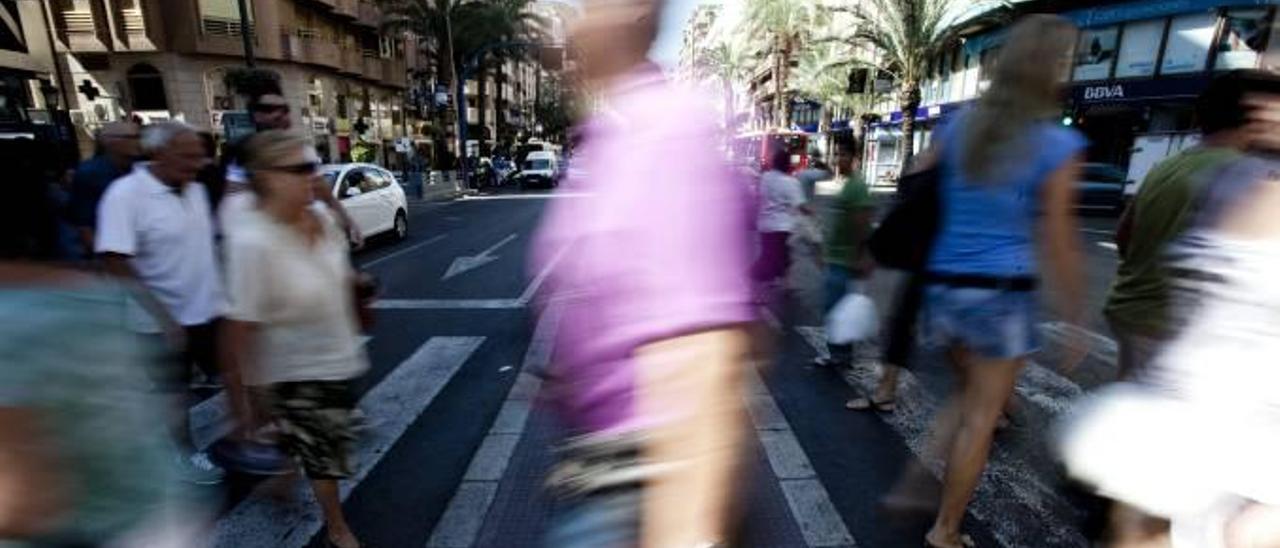 Alicante es la provincia que más población pierde por la marcha de 22.492 extranjeros