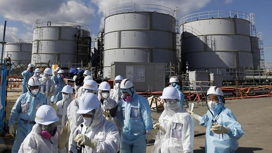 Japón admite la primera muerte de un trabajador de Fukushima