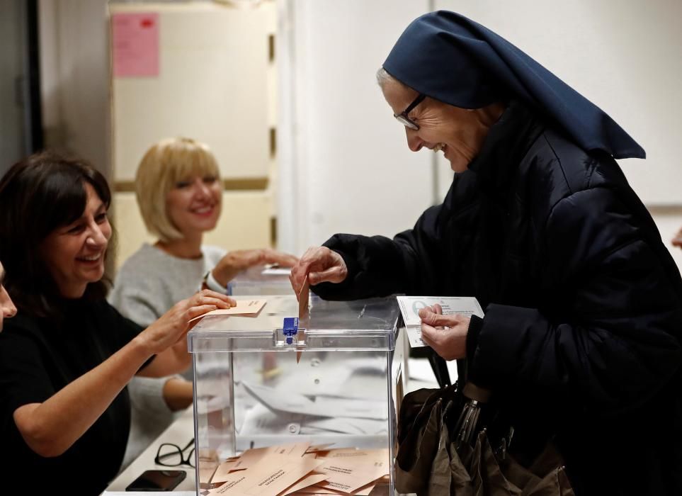 Monja Hija de la Caridad vota por primera vez