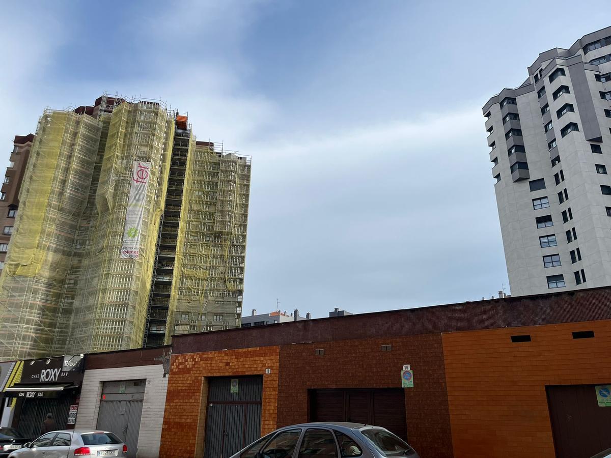 Las dos torres de La Estrella, en una imagen tomada hace varias semanas.