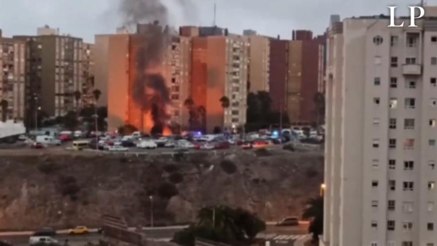 Incendio de contenedores en La Feria