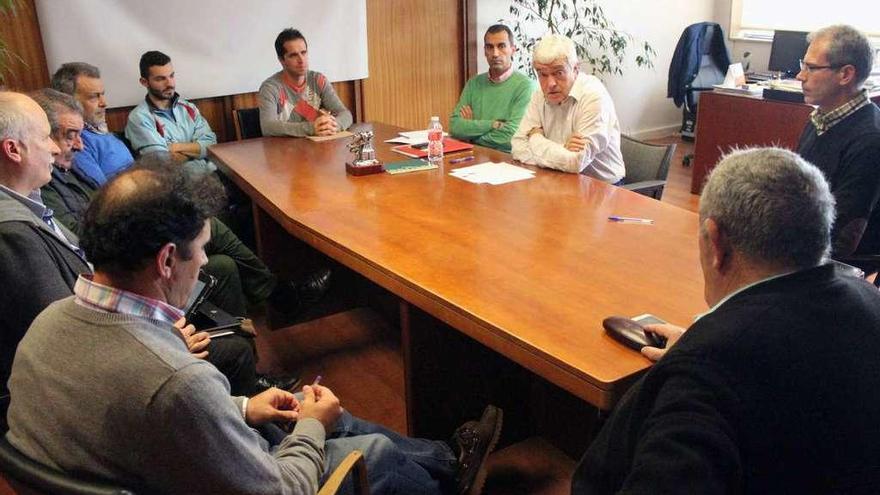 Reunión de Manel Fernández el pasado viernes con representantes de los clubes.