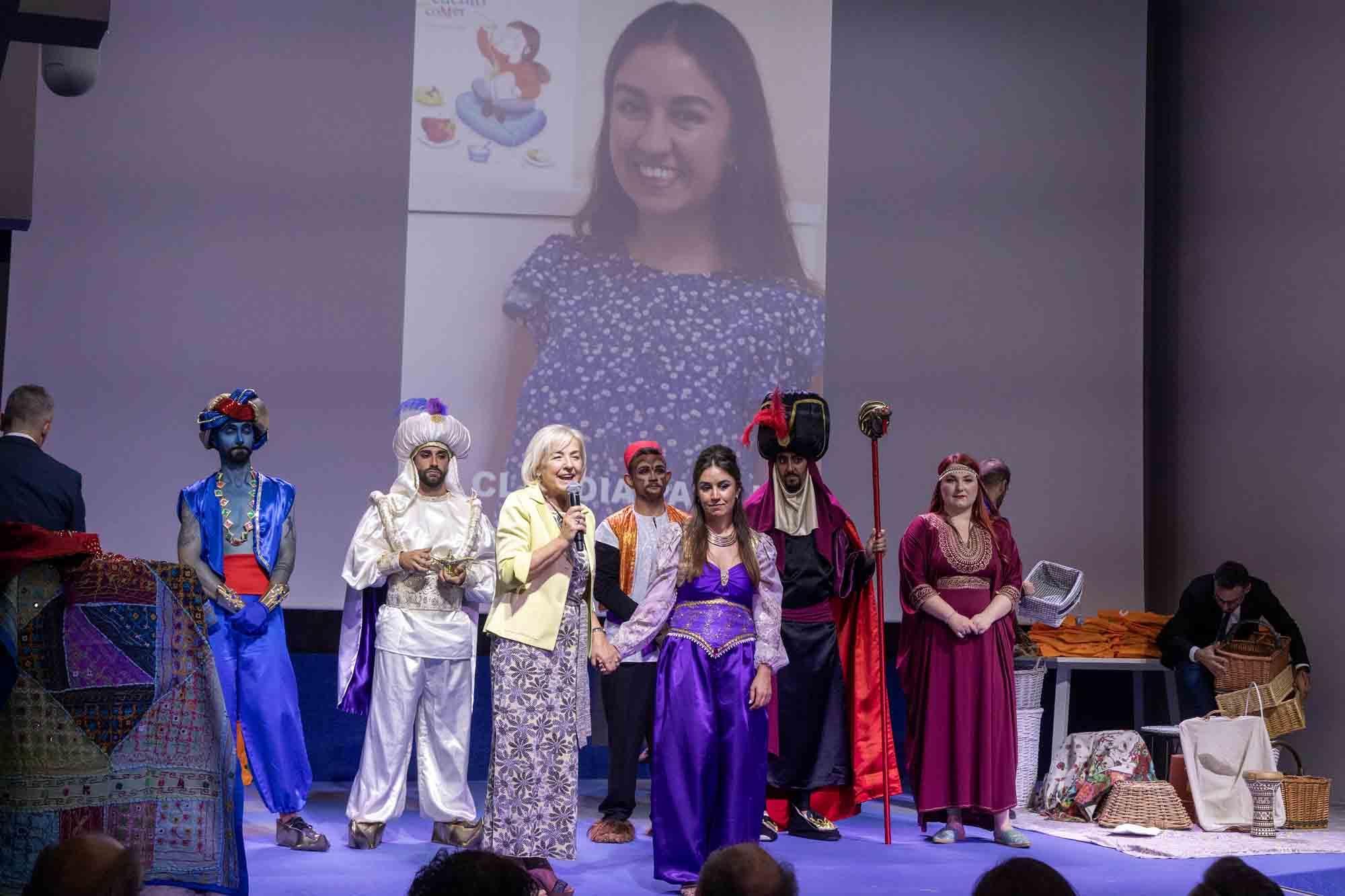 Entrega de premios del concurso infantil de relatos cortos "Cuéntame un cuento para comer" en el Club INFORMACIÓN organizado por COES