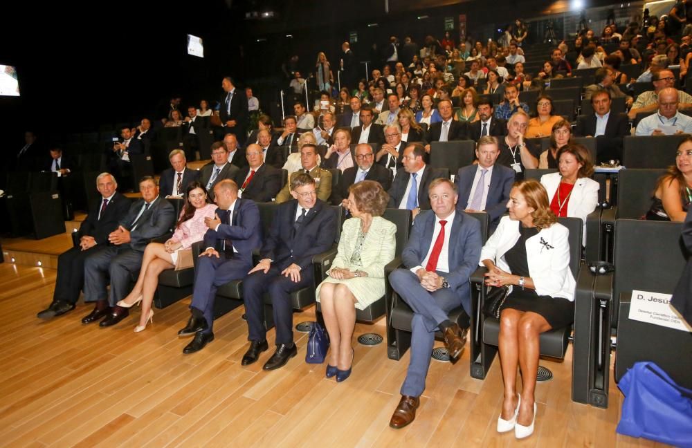 La reina Sofía preside el IV Congreso Internacional de Enfermedades Neurodegeneratiavas en Alicante