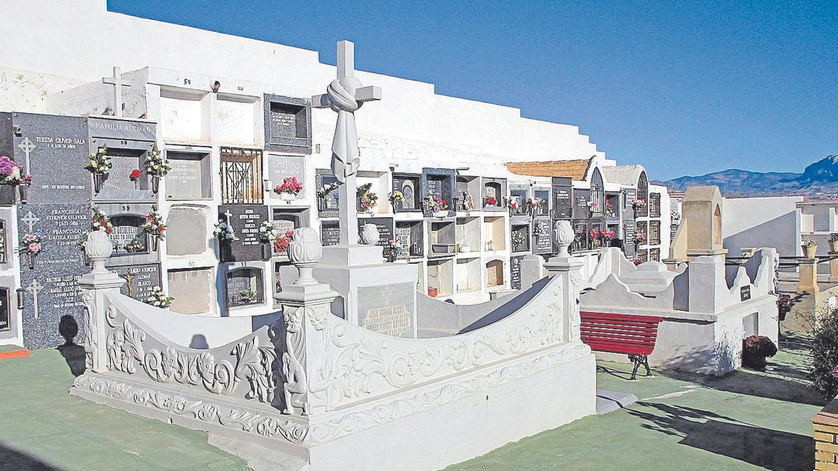 Vista del interior del cementerio de la partida rural de Tángel . | ALFREDO CAMPELLO