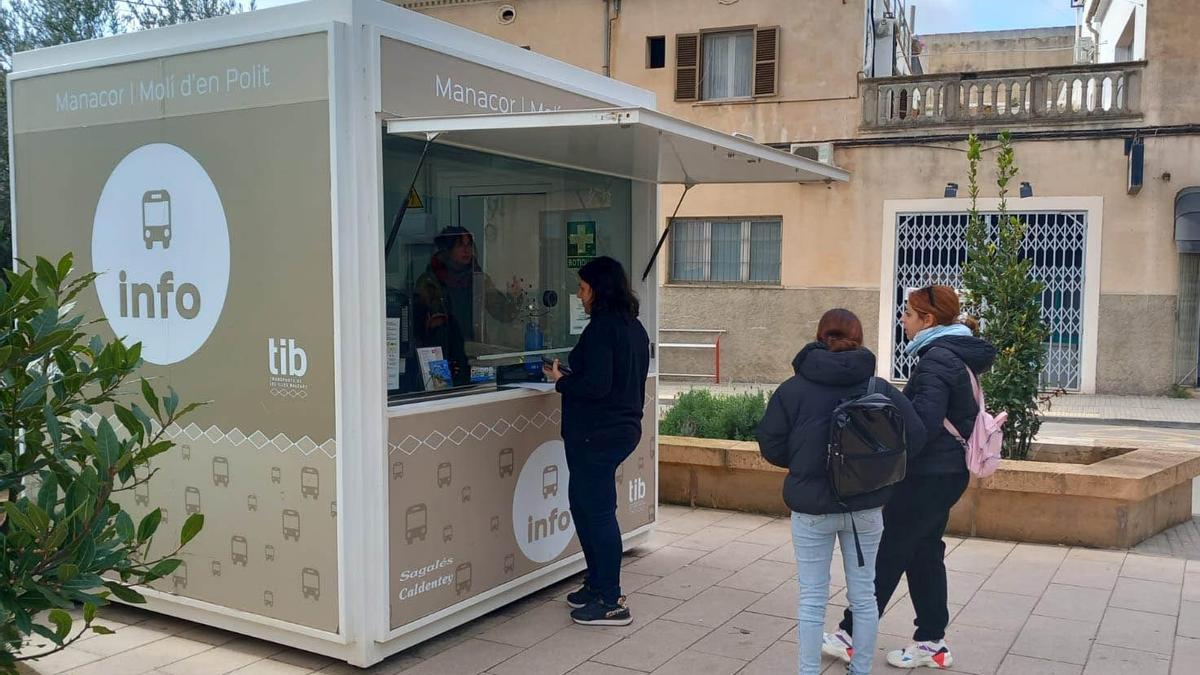 Uno de los puntos de emisión de la tarjeta intermodal en Manacor.