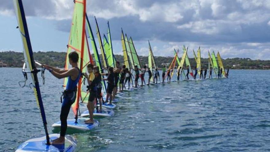 Imagen de archivo de alguno de los windsurfistas de categorías inferiores de Formentera.