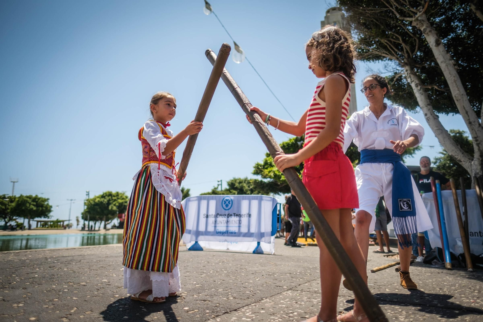 Santa Cruz celebra el Día de Canarias