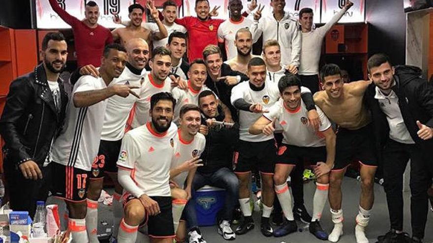 La plantilla, celebrando el triunfo ante el Madrid... Sin Zaza.