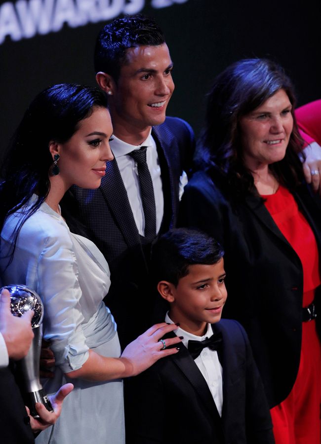Cristiano Ronaldo, su familia y Georgina Rodriguez en la gala The Best