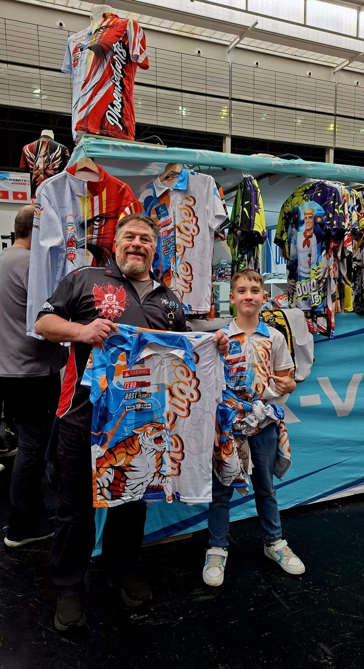 Eric Ortiz junto a Michael Roman.