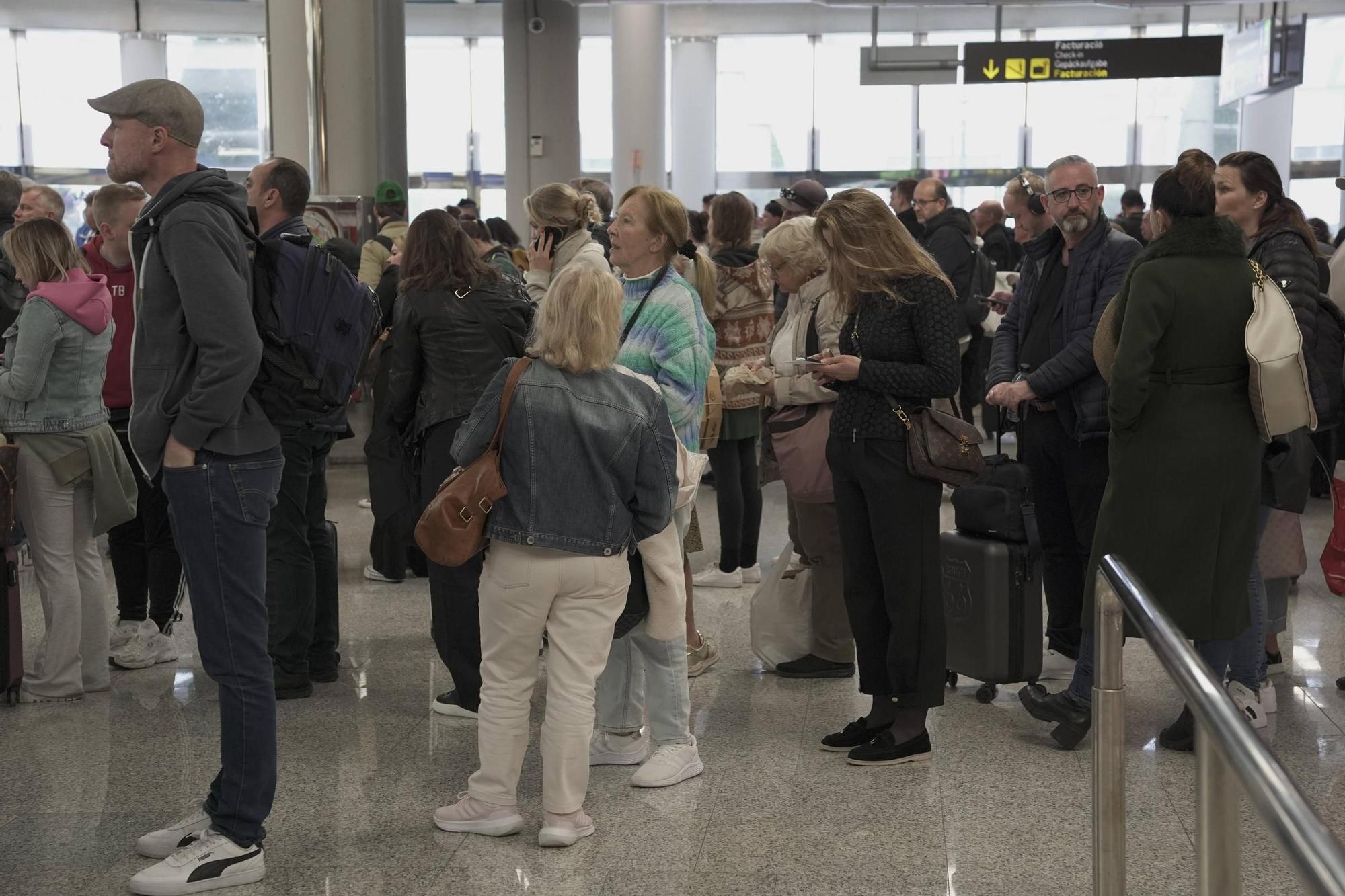 Nuevas retenciones en el control de seguridad del aeropuerto de Palma