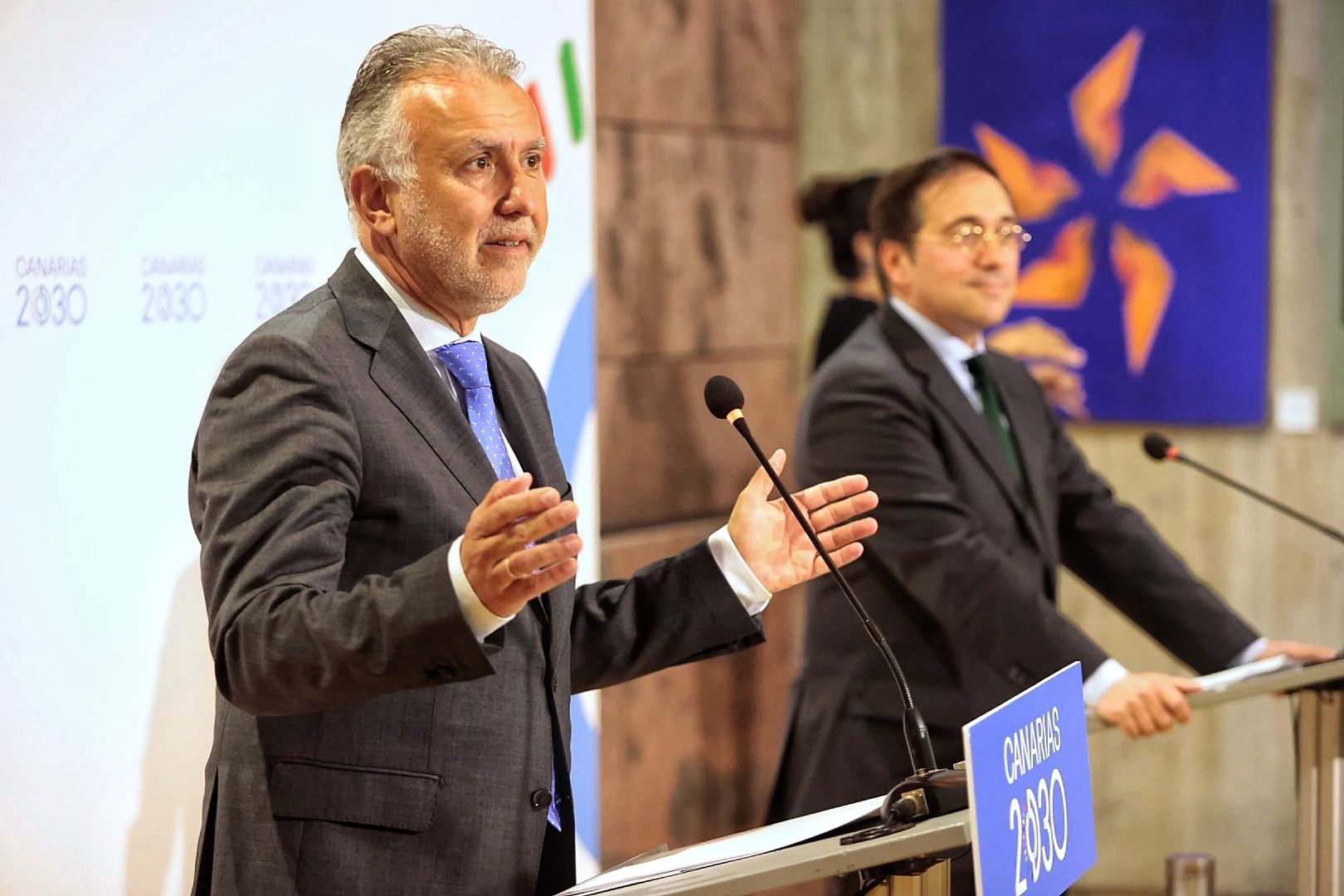 Encuentro del ministro José Manuel Albares y el presidente Ángel Víctor Torres en Tenerife