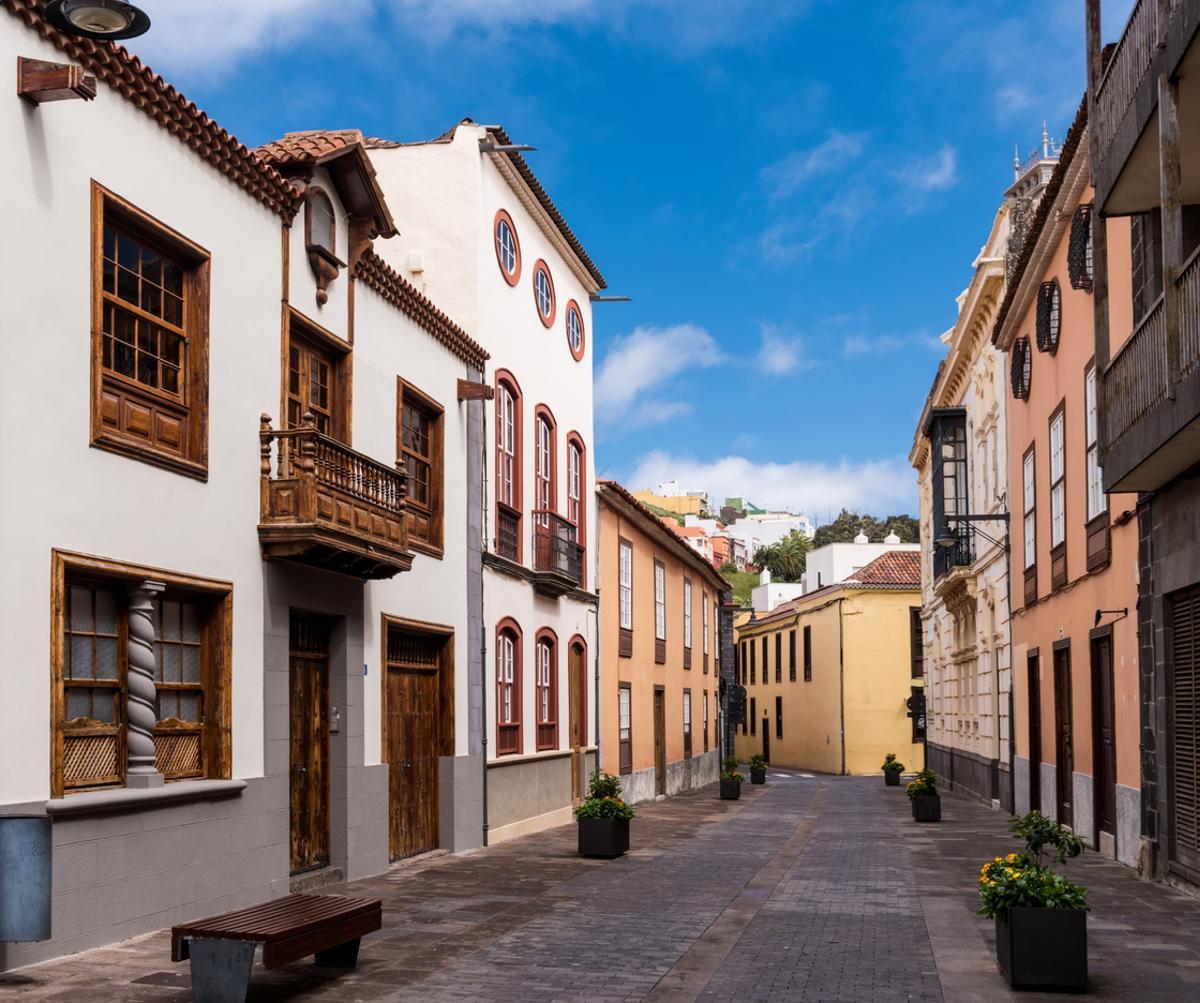 Con más de 600 casas históricas, le sobran los motivos para ser Patrimonio de la Humanidad.