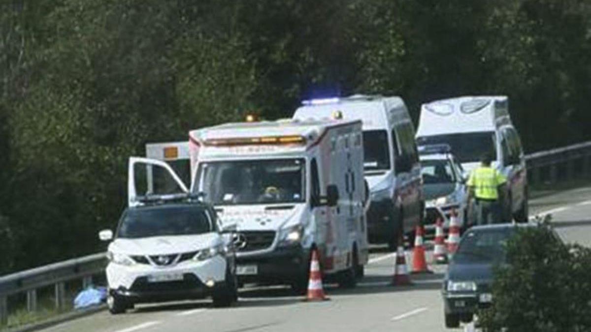 Fallece tras tirarse en marcha de una ambulancia