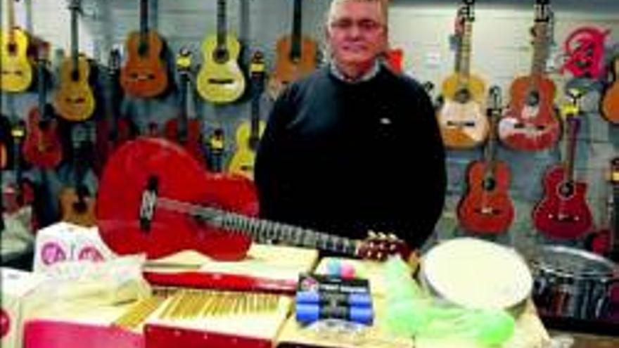 Donan instrumentos para un programa oncológico infantil