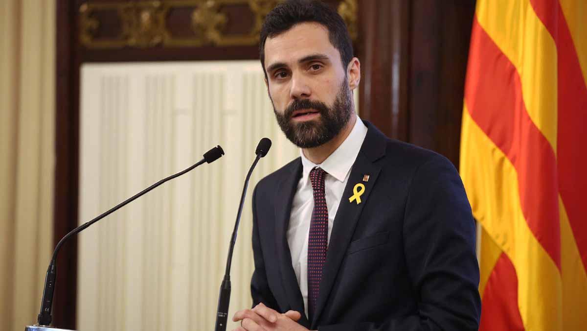 Roger Torrent ha instat els serveis jurídics de la Cambra a estudiar les al·legacions a presentar davant el Tribunal Constitucional perquè Puigdemont pugui tenir un debat amb garanties.