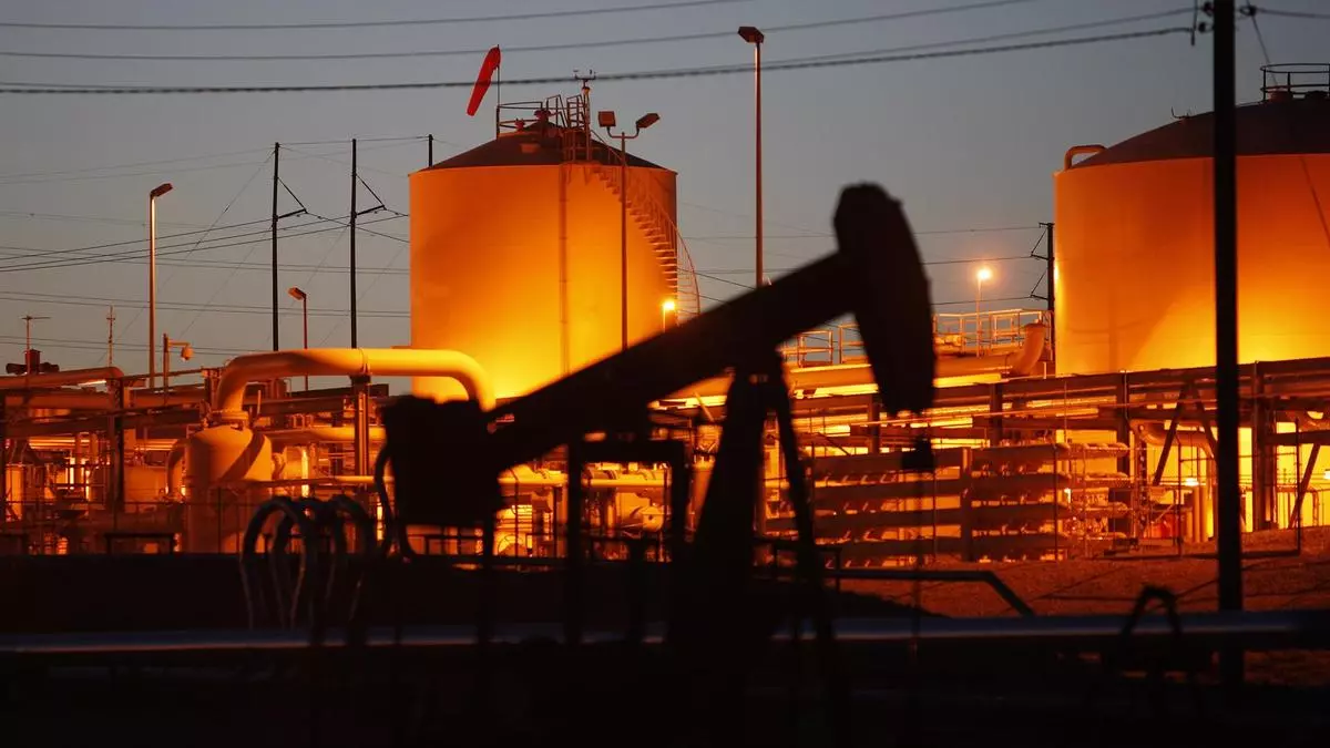 El barril de petróleo Brent se hunde ante la débil respuesta de Irán contra bases americanas en Qatar e Irak