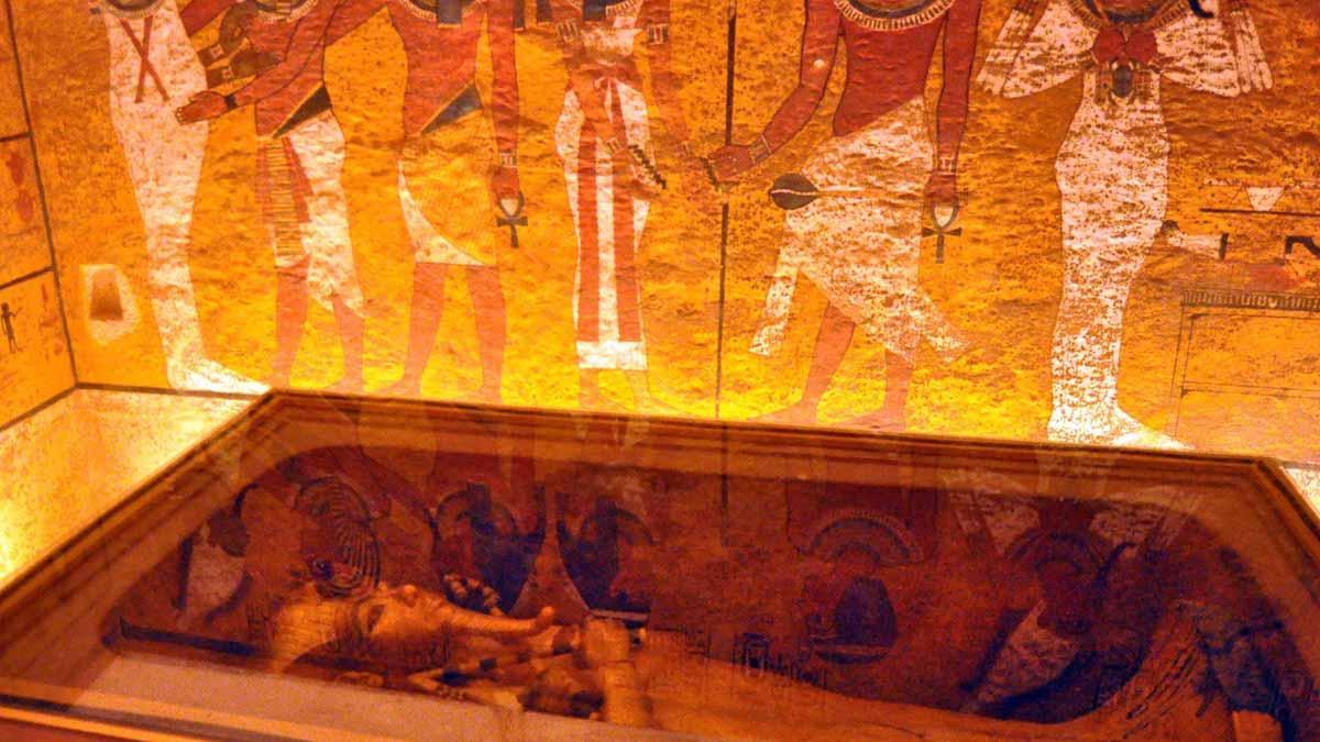 La tumba de Tutankamón renace tras una década de restauración.