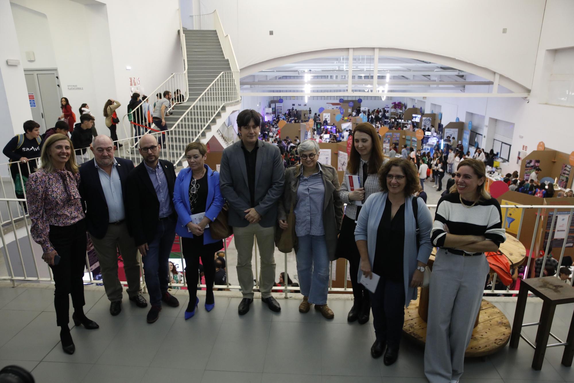 La primera Feria de la Ciencia y la Innovación congrega a 1.600 estudiantes en la Laboral