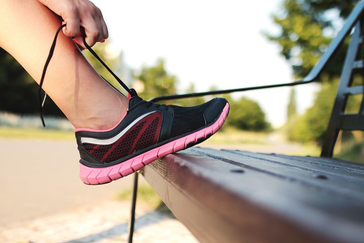 7 ejercicios fáciles para saltar a la comba y perder peso rápidamente
