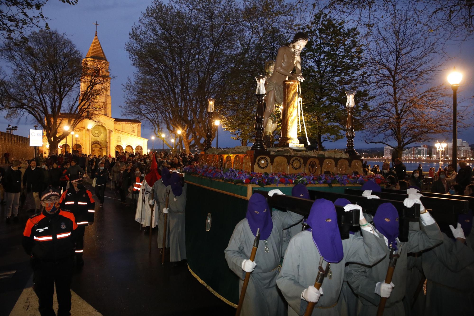 En imágenes: Procesión de Martes Santo en Gijón