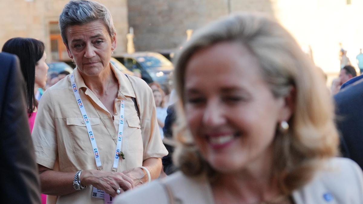 La excomisaria europea de Competencia, Margrethe Vestager, y la vicepresidenta en funciones Nadia Calviño, en la tarde del miércoles, en Santiago de Compostela.