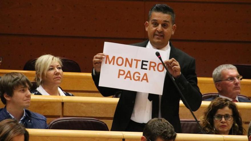 El senador de Compromís, Carles Mulet, le reclamó a la ministra Montero el pago de la deuda a la Comunidad Valenciana.