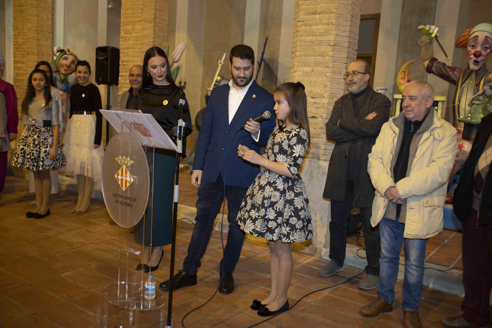 Alzira otorga los premios a los mejores "ninots"